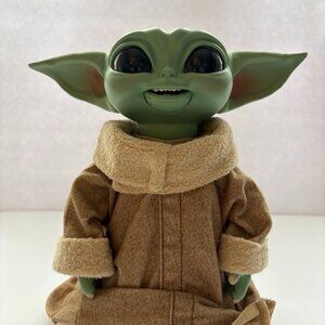 Star Wars Galactic Snackin Grogu Animatronic Toy Figure 9" Tall